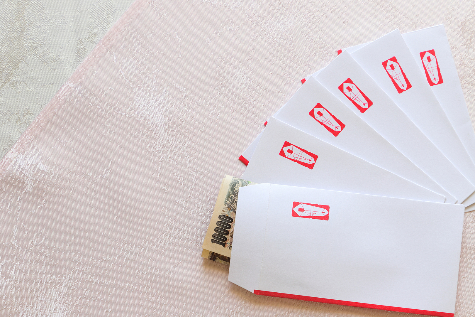 結婚式の心付けとは？相場や渡す際のポイントを解説！ ｜婚約指輪・結婚指輪なら銀座・和光ブライダル