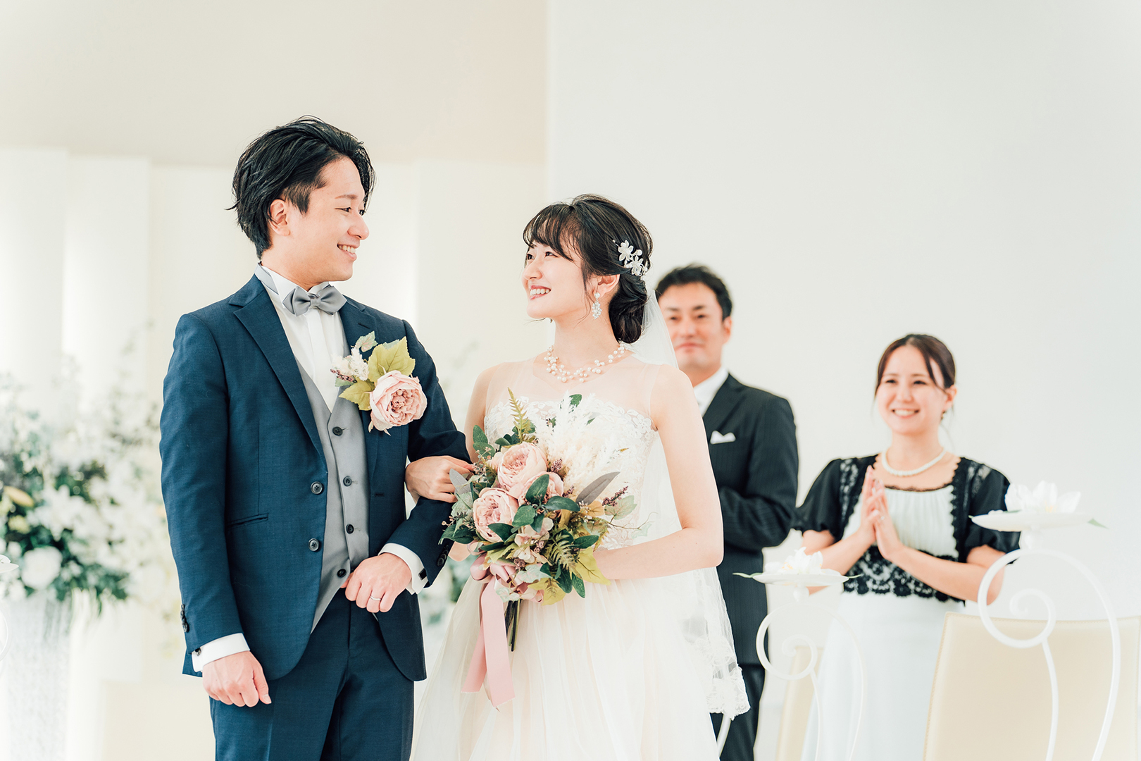 親族のみで結婚式を行うときの費用相場はどれくらい？費用を抑える方法