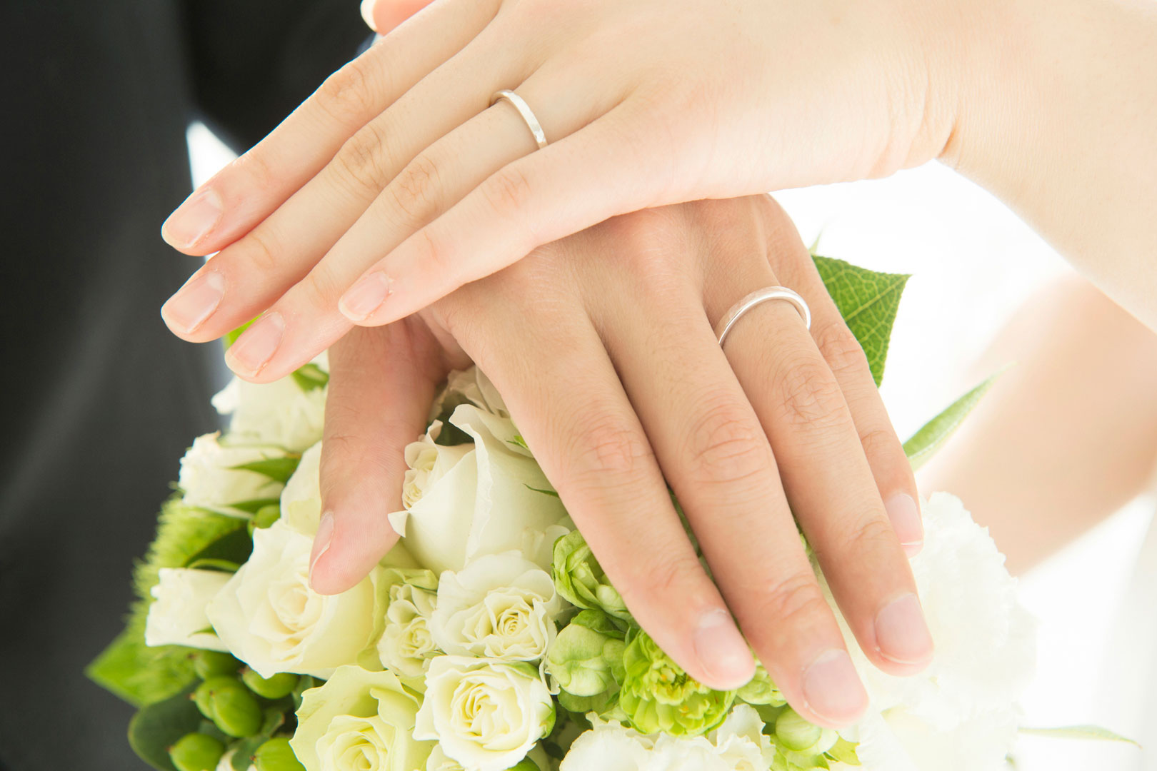 素材別の結婚指輪の特徴と選び方のポイント！プラチナなどの人気素材を 