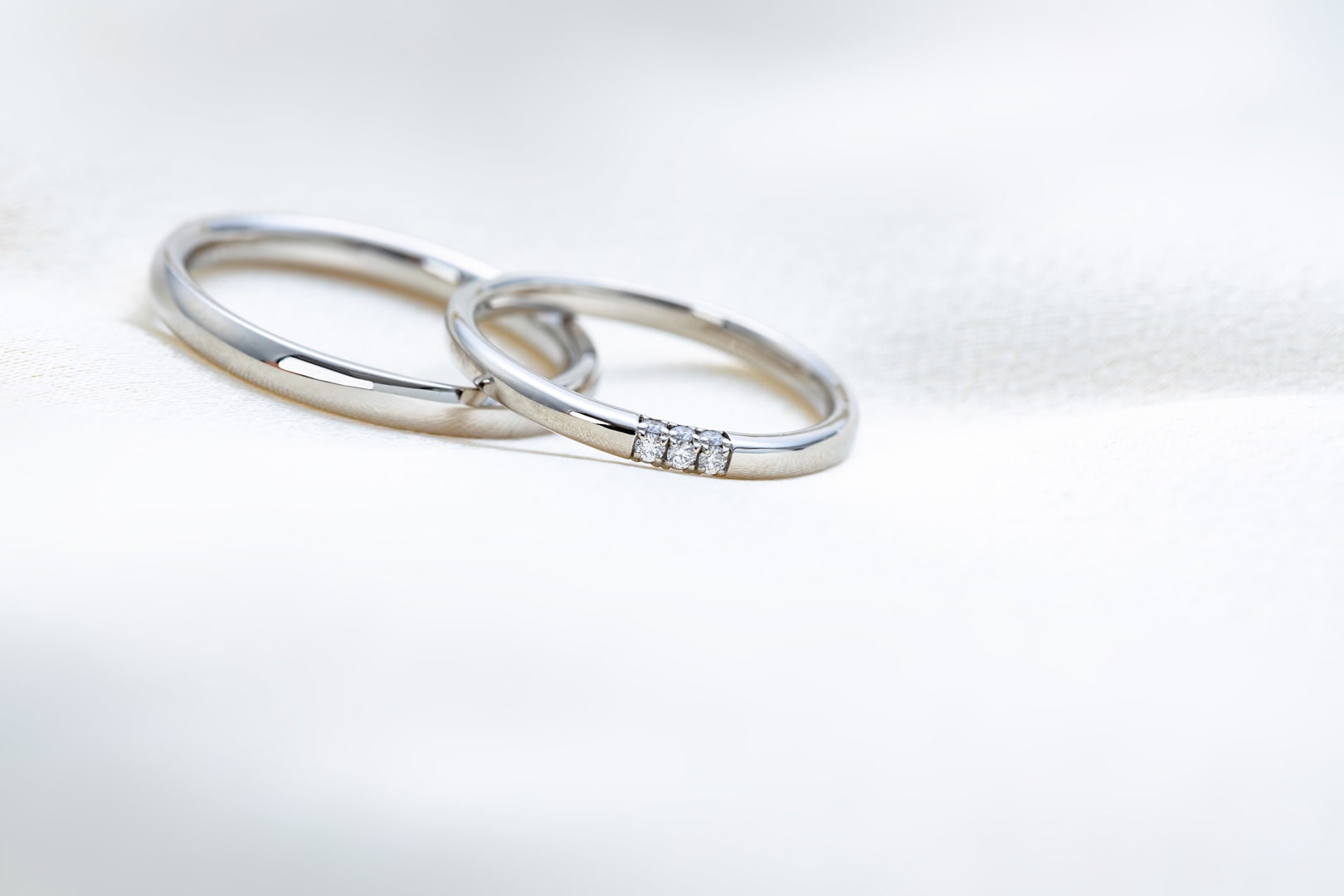 3石ダイヤモンドの結婚指輪に込められた意味とは？ダイヤモンドありの 