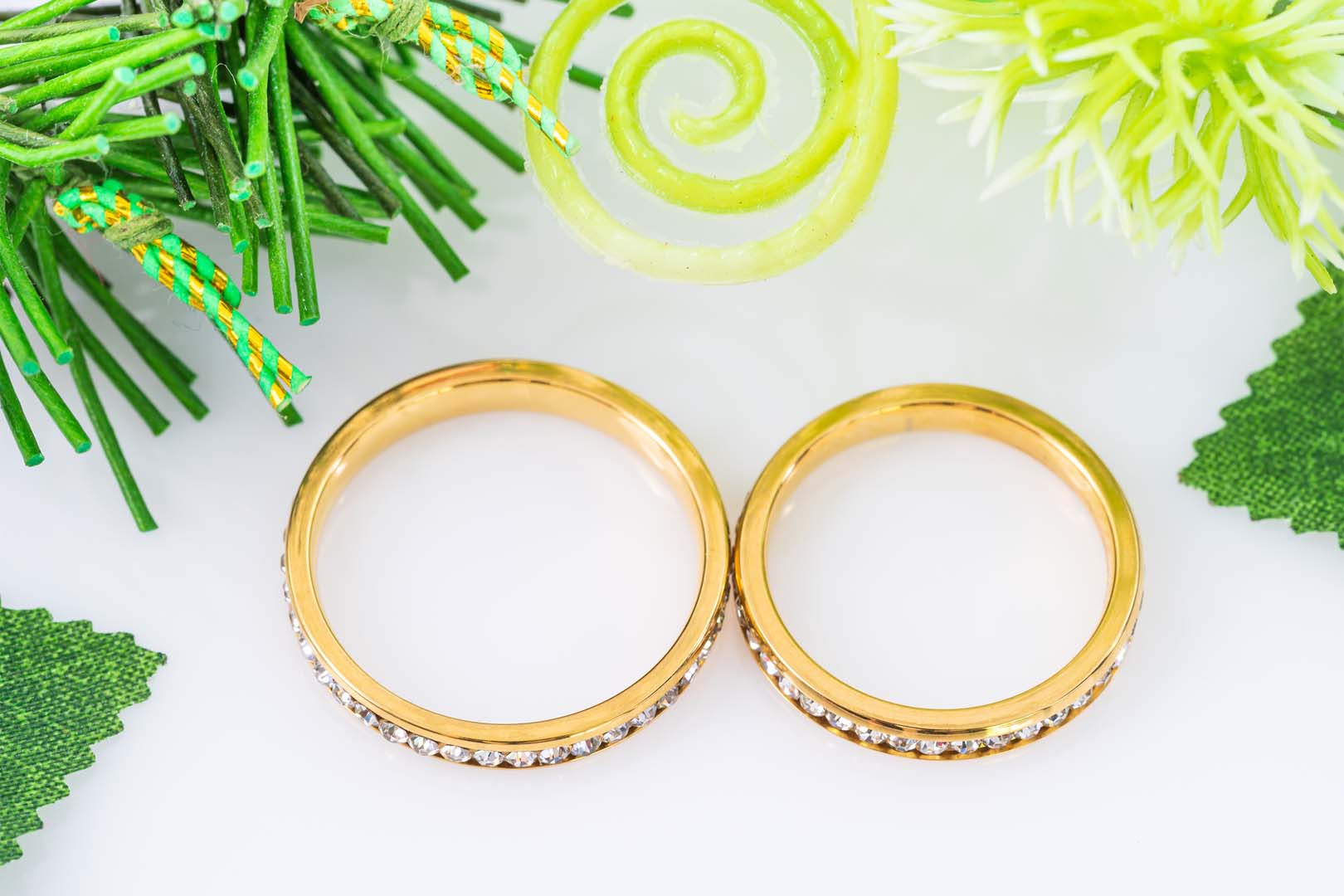 ダイヤモンドありの結婚指輪のメリットをご紹介！後悔しがちなポイント 