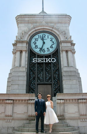 和光本店 時計塔の前での記念撮影